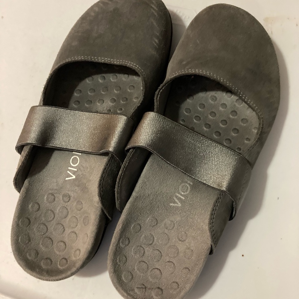 Vionic Mule Slide Size 8 - image 3
